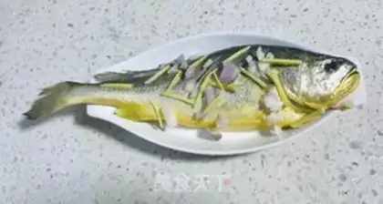 Make Soybeans, steamed yellowfish step 1
