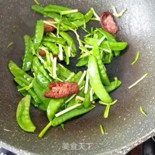 Make Garlic Dutch beans step 14