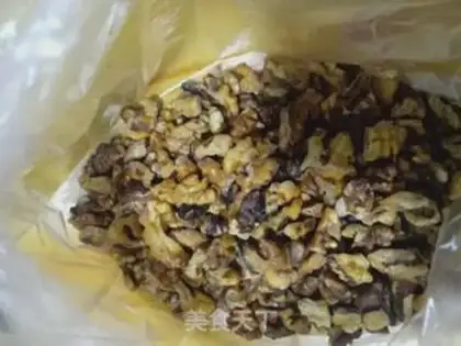 Make walnut sesame sugar step 0