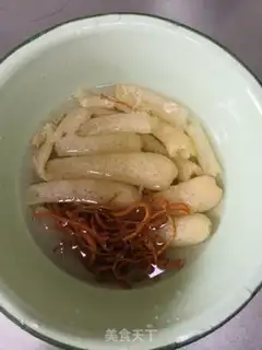 Make Coconut pig hoof soup step 2