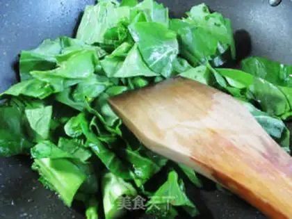 Make Shrimp-flavored crumbs for iron sticks step 5
