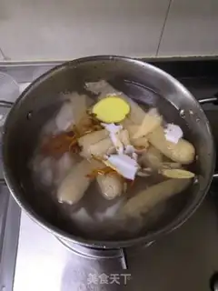 Make Coconut pig hoof soup step 7