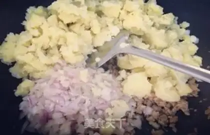 Make And the wind burns potatoes and meat step 5