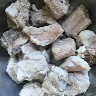 Make Chestbone potatoes and garlic step 4