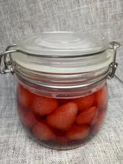 Make Strawberry cans step 5