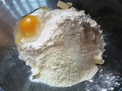 Make Hong Kong butter and eggs step 0