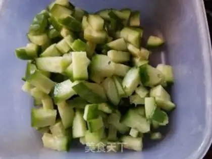 Make cucumber egg fried rice step 0