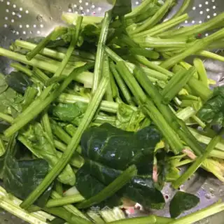 Make Sesame spinach step 1