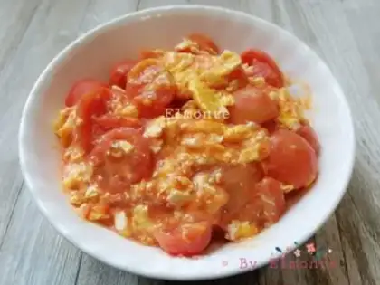 Make Tomato fried eggs step 7