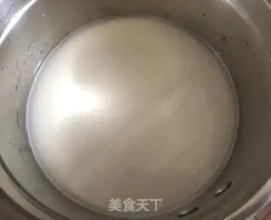 Make Coconut horse hoof cake step 3