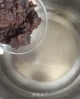 Make Coconut horse hoof cake step 4