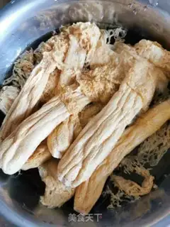 Make The mackerel, black pine soup step 1