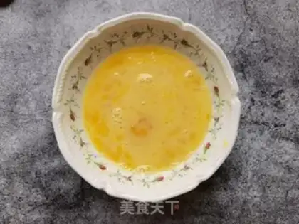 Make Onion fried goose eggs step 2