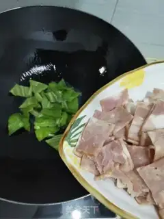 Make Bacon fried hot dogs step 2