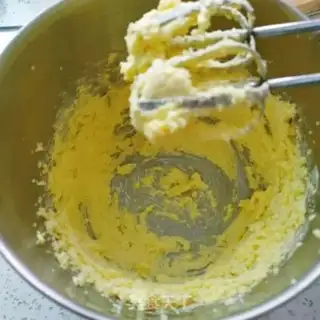 Make Chocolate marfin cake step 2