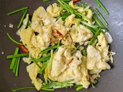 Make Onion fried goose eggs step 10