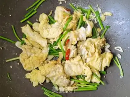 Make Onion fried goose eggs step 13