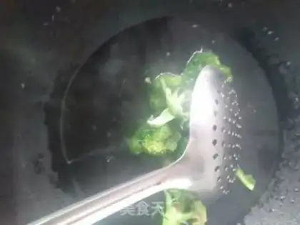 Make Shrimp salad step 1
