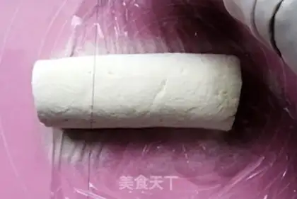 Make Yogurt cheese roll step 7