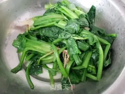 Make A spinach radish fan step 5