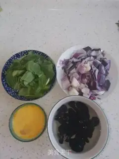 Make Eggs and onions step 1