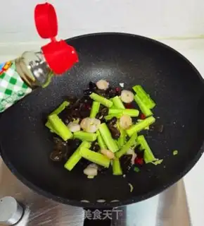 Make cucumber eggs and shrimp step 10