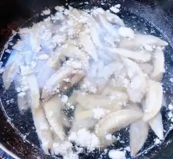 Make Garlic chicken wings step 1