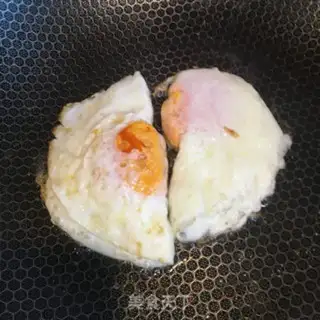Make Tomato egg noodles step 3
