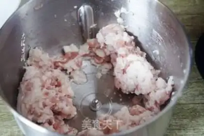 Make Sour pork, double-coloured buns step 1