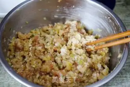 Make Sour pork, double-coloured buns step 3
