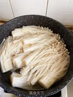 Make Fish and gold mushrooms step 1