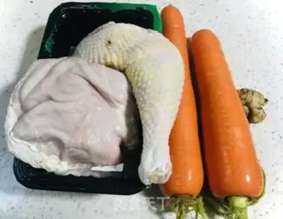 Make Carrot pig belly chicken soup step 0