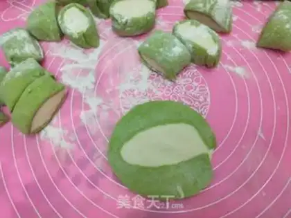 Make Donkey onion buns step 6