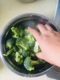 Make White water for broccoli step 0