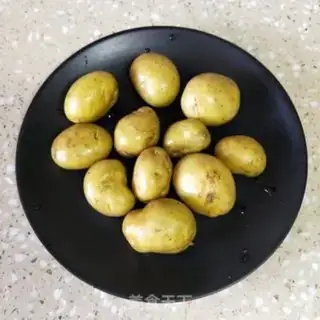 Make Steamed potatoes step 0