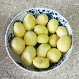 Make Steamed potatoes step 1