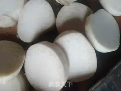 Make Puffing almond mushrooms step 0