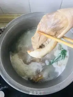 Make A duck with white water step 2