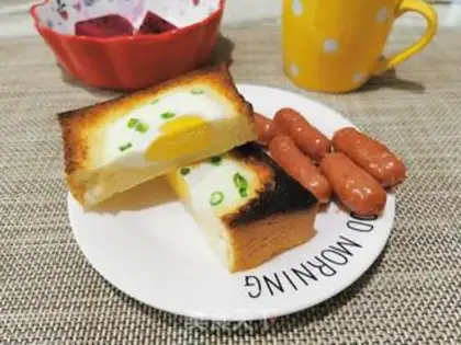 Make Toast eggs step 2