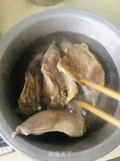 Make A duck with white water step 3