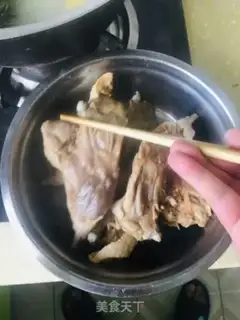 Make A duck with white water step 6