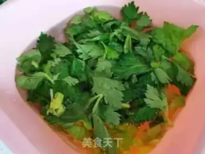 Make Celery leaves and fried eggs step 0