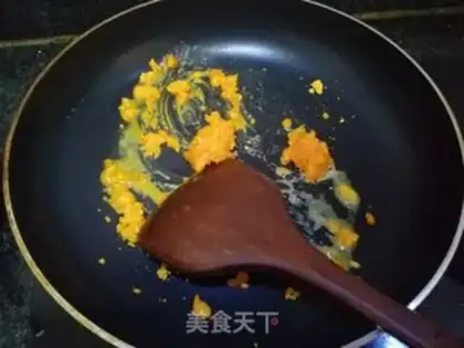 Make Salted egg sausage and curry step 4