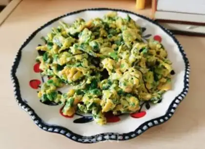 Make Celery leaves and fried eggs step 9