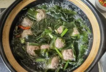 Make Beefballs, seaweed soup step 9