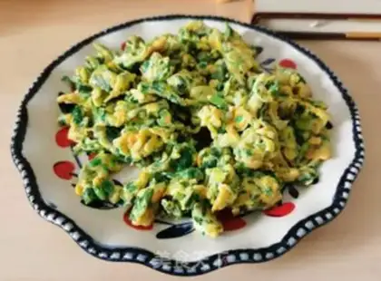 Make Celery leaves and fried eggs step 11