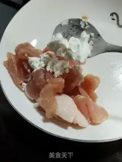 Make Spring fried meat step 1