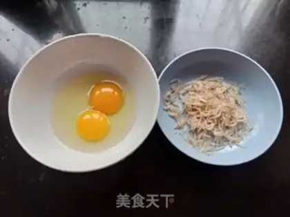 Make Shrimp skin steamed eggs step 0