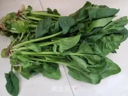 Make Scrambled spinach step 1