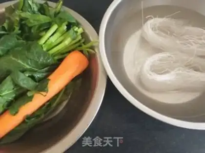 Make A spinach mix fan step 0